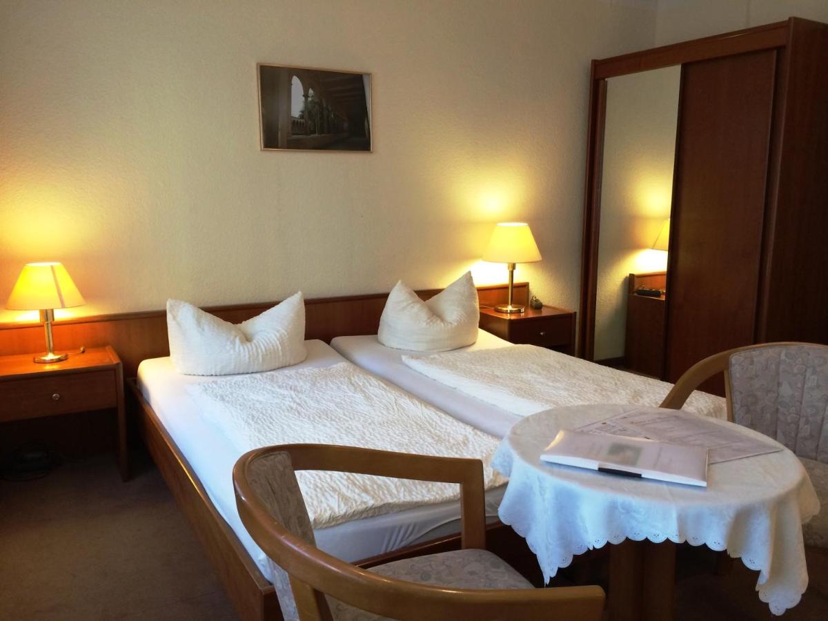 Helles Gästezimmer der Pension an der Havelbucht